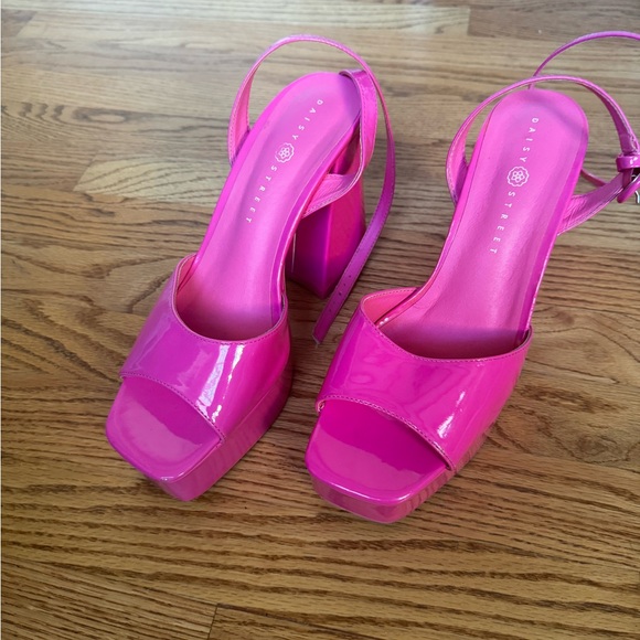 Barbie core hot pink platform heels - Picture 2 of 4